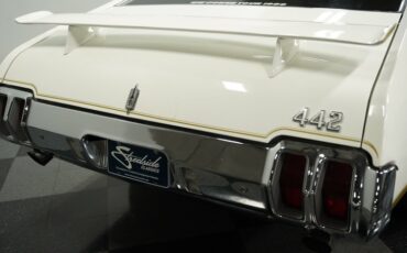 Unknown-442-1970-White-Gold-29