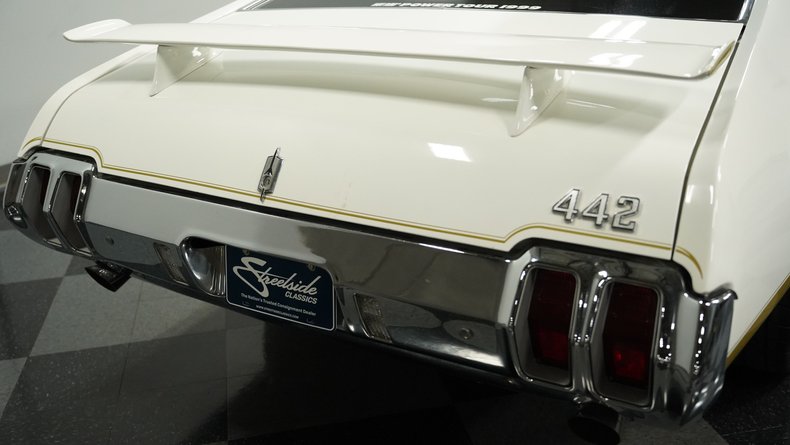Unknown-442-1970-White-Gold-29