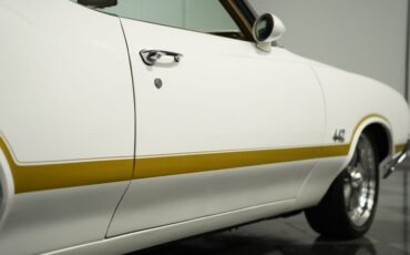 Unknown-442-1970-White-Gold-30