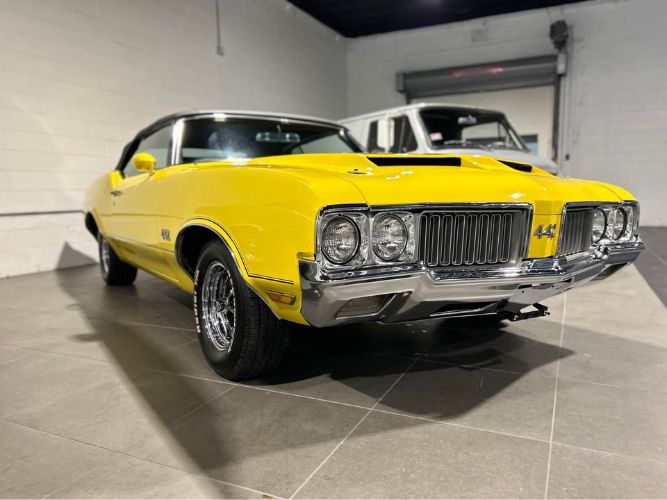 Unknown-442-1970-Yellow-Black-6
