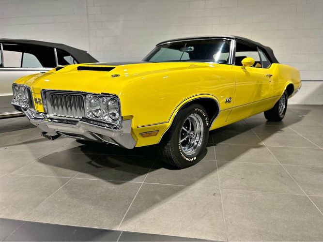 Unknown-442-1970-Yellow-Black