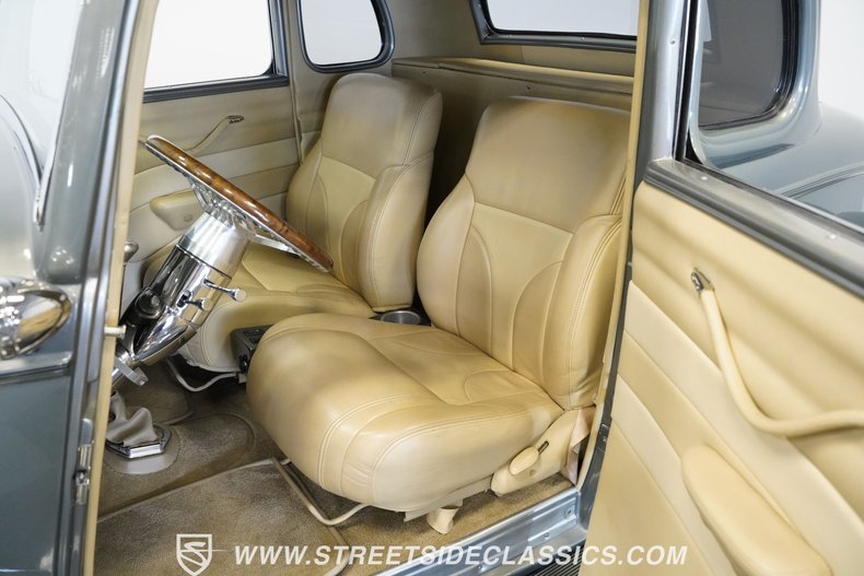 Unknown-5-window-1934-Charcoal-Gray-Metall-Tan-14