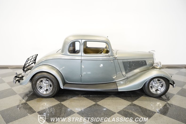 Unknown-5-window-1934-Charcoal-Gray-Metall-Tan-2