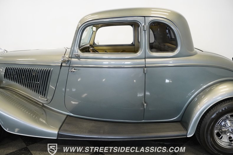 Unknown-5-window-1934-Charcoal-Gray-Metall-Tan-25