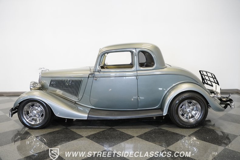 Unknown-5-window-1934-Charcoal-Gray-Metall-Tan