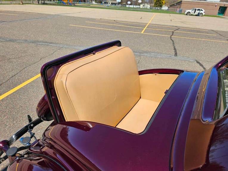 Unknown-5-window-1936-Maroon-Beige-11