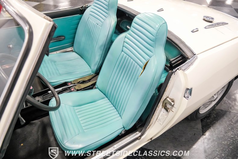 Unknown-850-1972-White-Blue-16