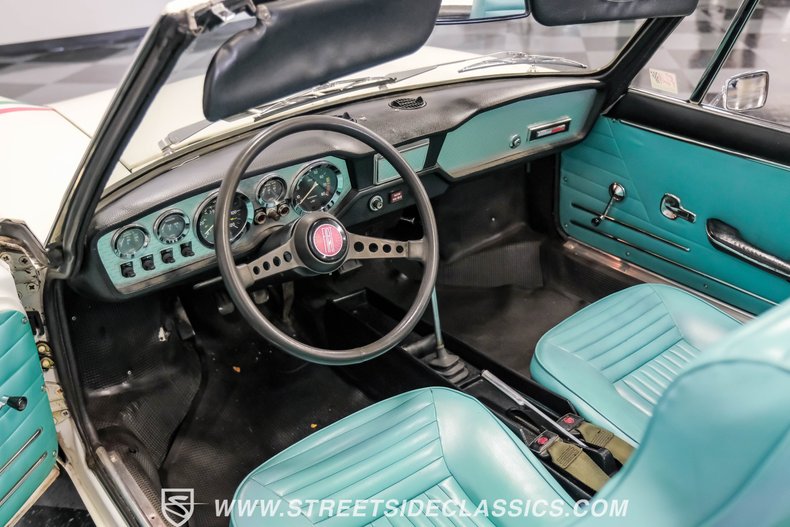 Unknown-850-1972-White-Blue-27