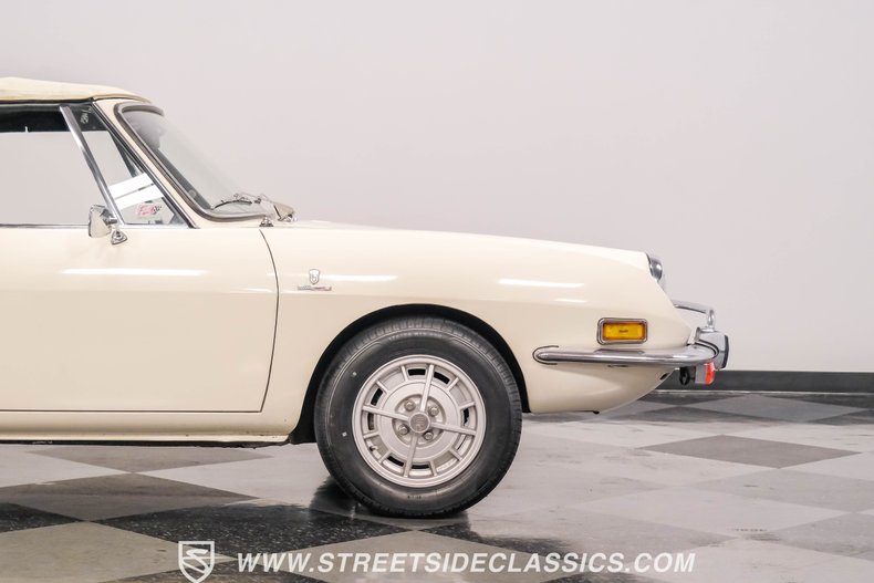Unknown-850-1972-White-Blue-3