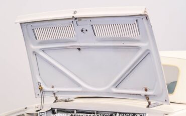 Unknown-850-1972-White-Blue-41