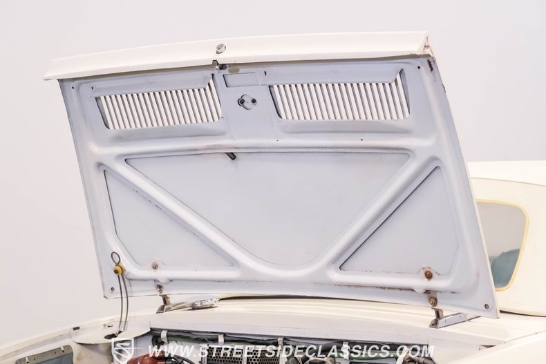 Unknown-850-1972-White-Blue-41