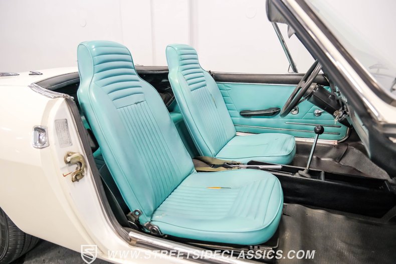 Unknown-850-1972-White-Blue-49