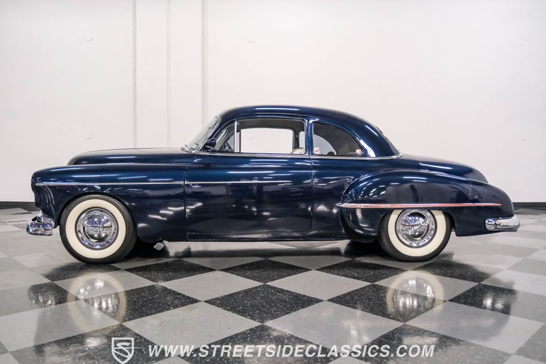 Unknown-88-1950-Dark-Blue-White