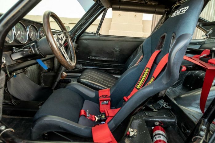 Unknown-911-1967-Red-Black-15
