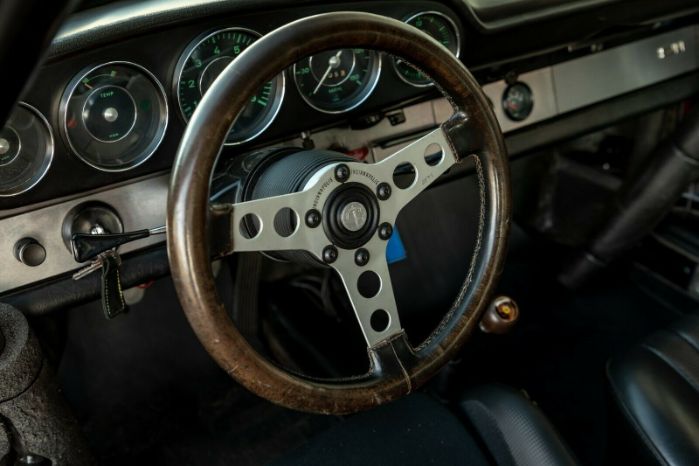 Unknown-911-1967-Red-Black-17