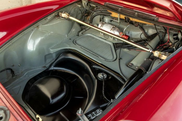 Unknown-911-1967-Red-Black-20