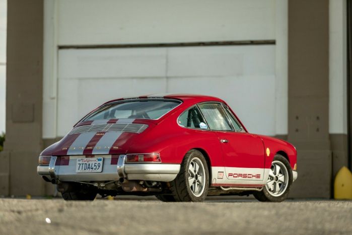 Unknown-911-1967-Red-Black-6