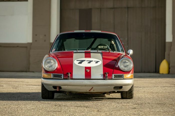 Unknown-911-1967-Red-Black-7