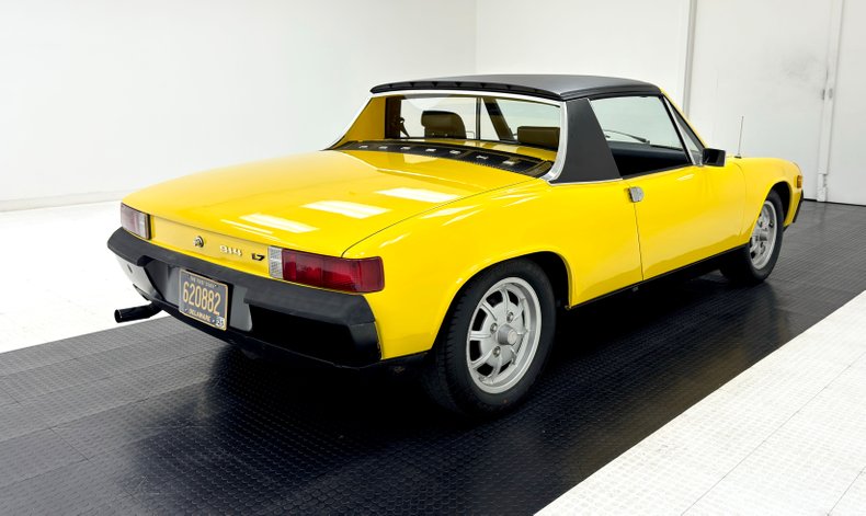 Unknown-914-1973-Saturn-Yellow-Black-10