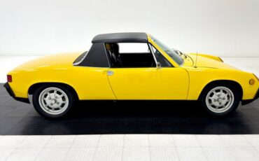 Unknown-914-1973-Saturn-Yellow-Black-11