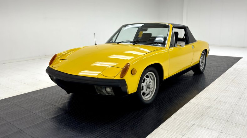 Unknown-914-1973-Saturn-Yellow-Black-25