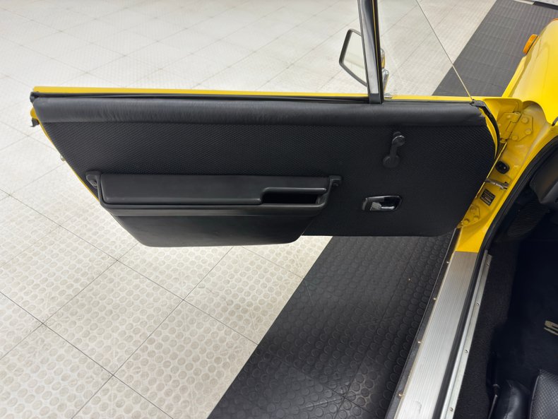 Unknown-914-1973-Saturn-Yellow-Black-33