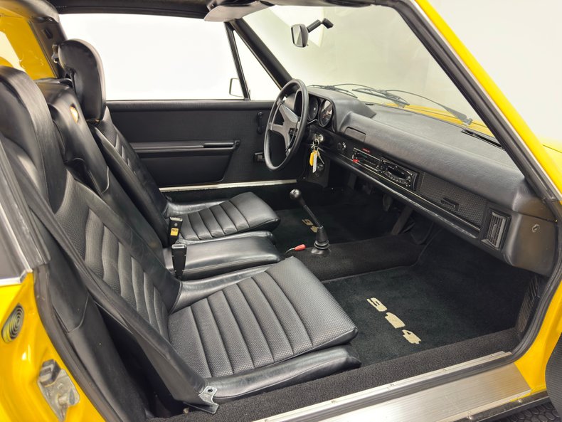 Unknown-914-1973-Saturn-Yellow-Black-38