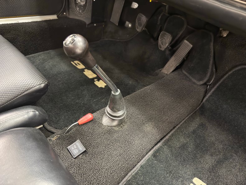 Unknown-914-1973-Saturn-Yellow-Black-45