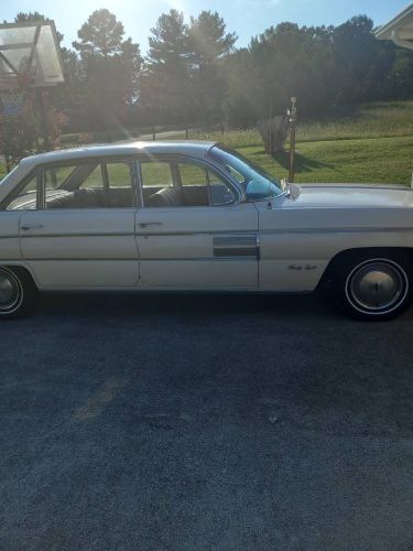Unknown-98-1962-White-8