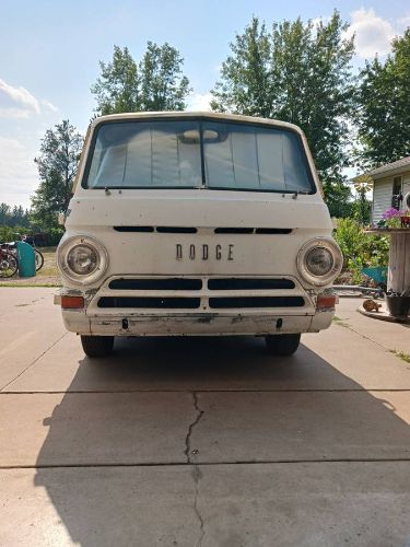 Unknown-A100-1970-WhiteBlack-2