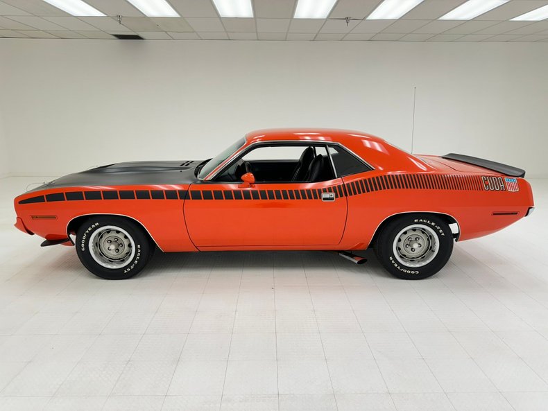 Unknown-Aar-1970-TorRed-Black