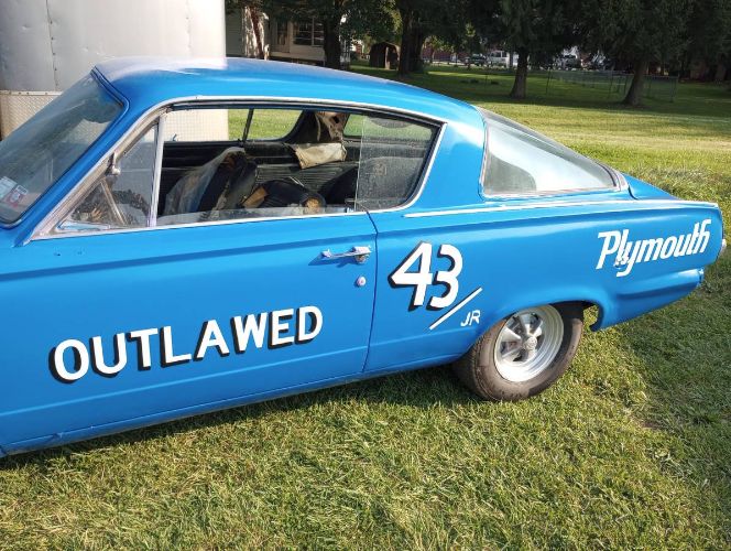 Unknown-Barracuda-1965-Blue-18