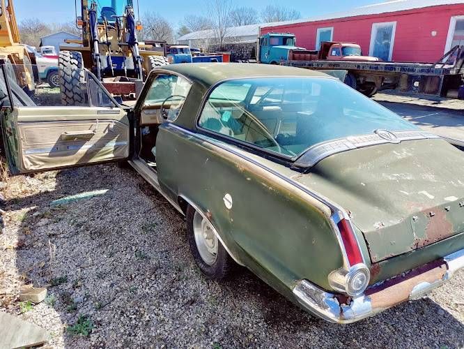 Unknown-Barracuda-1965-Green-11