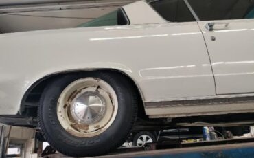 Unknown-Barracuda-1965-White-10