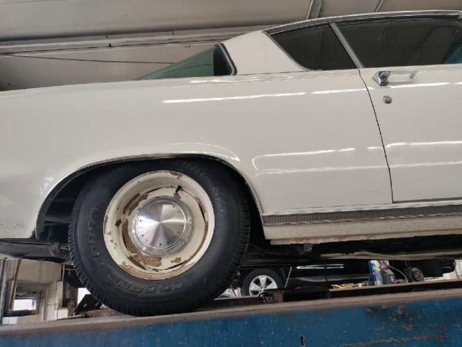 Unknown-Barracuda-1965-White-10