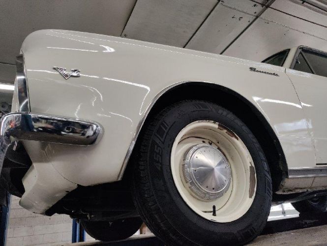 Unknown-Barracuda-1965-White-12