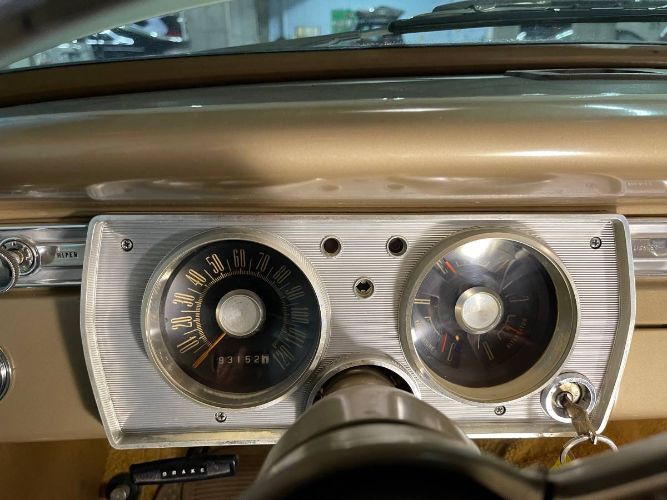 Unknown-Barracuda-1965-White-19
