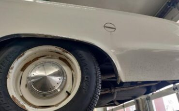 Unknown-Barracuda-1965-White-27