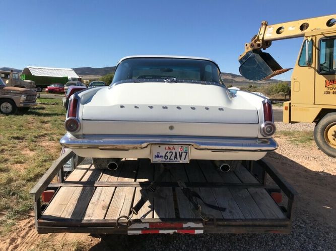 Unknown-Barracuda-1965-White-Black-8