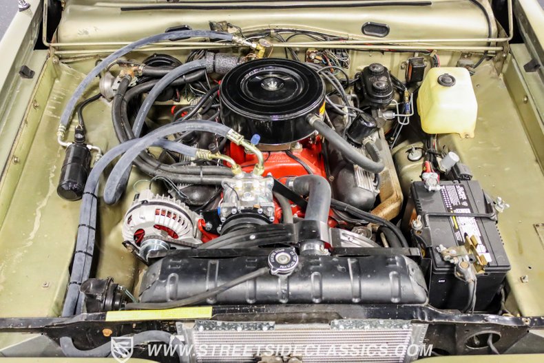 Unknown-Barracuda-1966-Citron-Gold-Metallic-Green-1