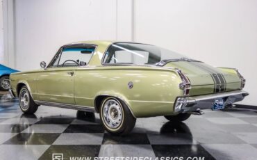 Unknown-Barracuda-1966-Citron-Gold-Metallic-Green-11