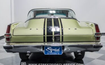 Unknown-Barracuda-1966-Citron-Gold-Metallic-Green-14