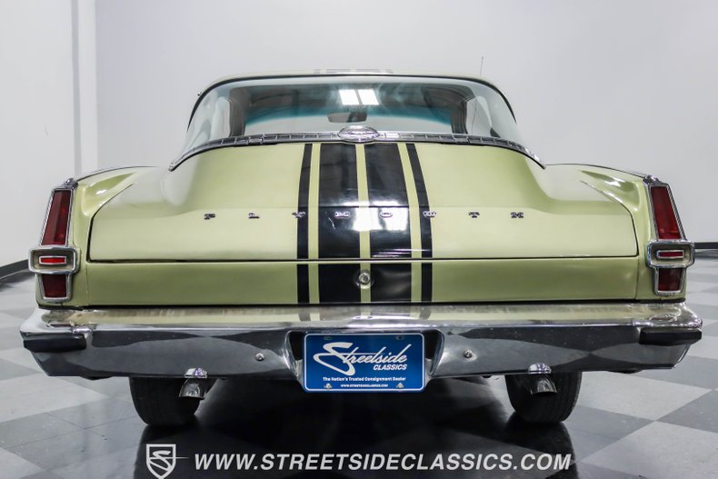 Unknown-Barracuda-1966-Citron-Gold-Metallic-Green-14