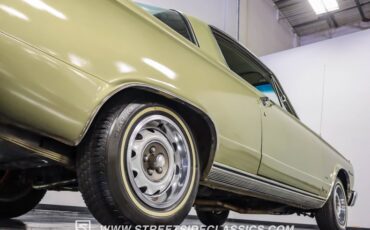 Unknown-Barracuda-1966-Citron-Gold-Metallic-Green-30