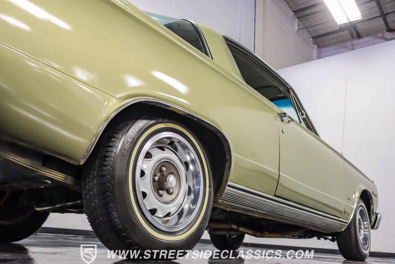 Unknown-Barracuda-1966-Citron-Gold-Metallic-Green-30