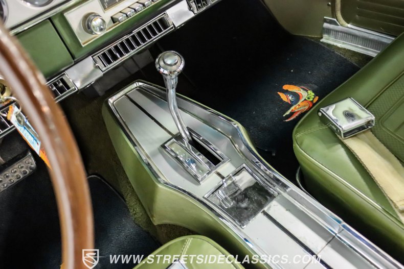Unknown-Barracuda-1966-Citron-Gold-Metallic-Green-4