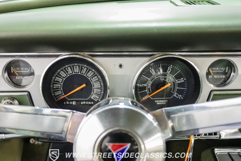 Unknown-Barracuda-1966-Citron-Gold-Metallic-Green-44