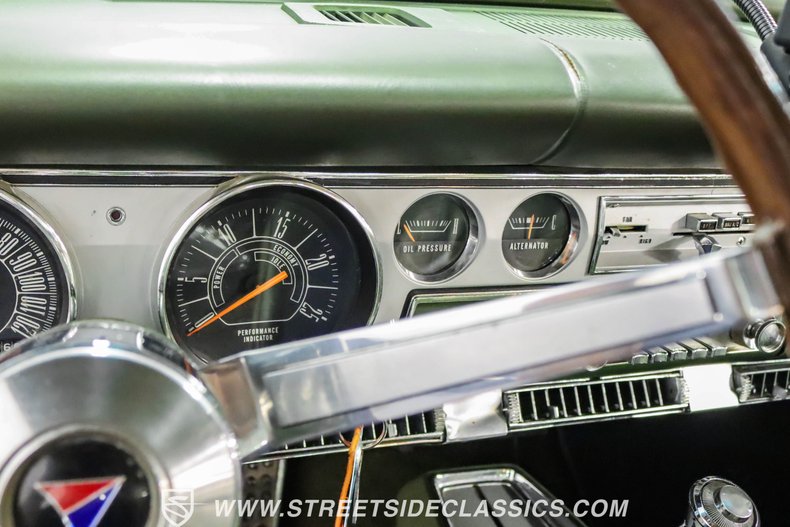 Unknown-Barracuda-1966-Citron-Gold-Metallic-Green-45
