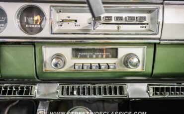 Unknown-Barracuda-1966-Citron-Gold-Metallic-Green-48