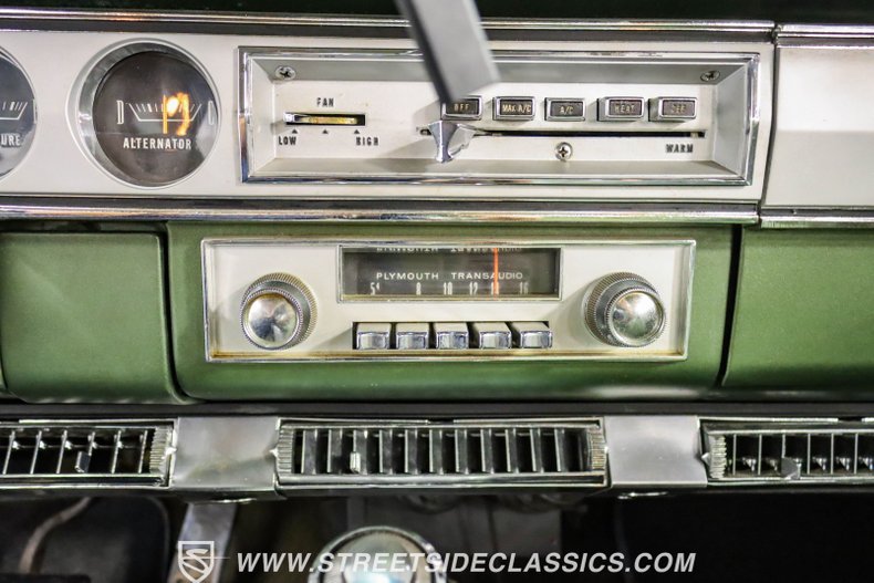 Unknown-Barracuda-1966-Citron-Gold-Metallic-Green-48